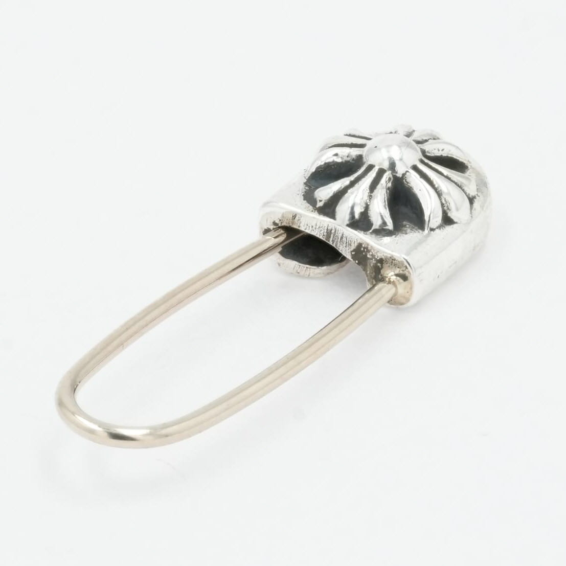 セーフティピン CHプラス SAFETY PIN CH PLUS 【シルバーピアス】