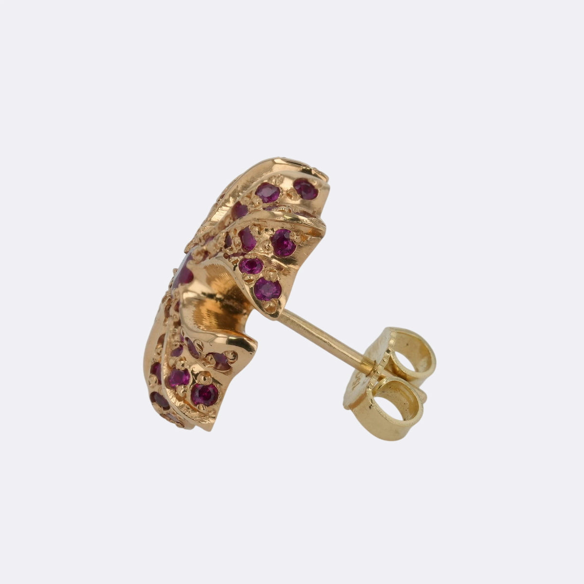 22K ラージCHプラススタッド PAVE RB LG CH PLUS STUD 【ゴールドピアス パヴェ ルビー】